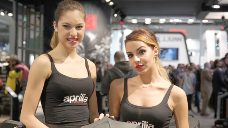 Gadis Cantik dan Seksi Di ajang EICMA Show 2015