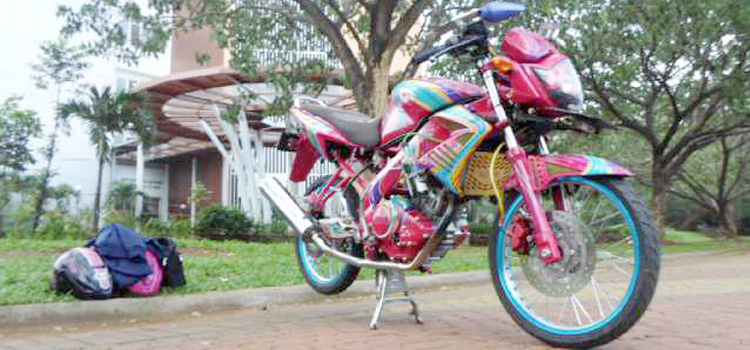Modifikasi Yamaha V-Ixion Sehingga Tampil Beda