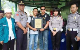 Bikers di Bandung Gelar Baksos