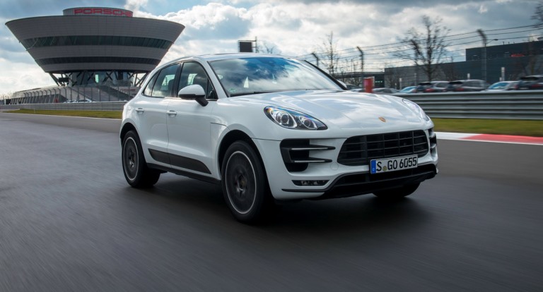 Ribuan Unit Porsche Macan dan Carrera di Tarik, Ada Apa?