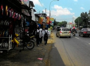 Jalan Raya Pasar Minggu, Tempat Alternatif Buru Sparepart Motor