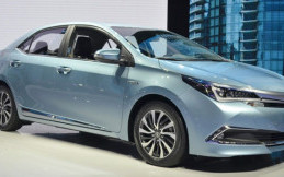 Toyota Corolla Hybrid Tampil di India