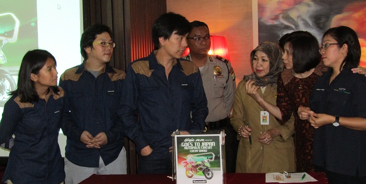 10 Pemenang Kawasaki RR Mono Goes To Japan