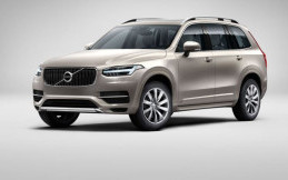 Volvo XC90 T5 Resmi Diperkenalkan Dibanderol Rp 677 juta