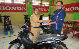 PT Wahana Makmur Sejati Sumbang 1 Unit Motor untuk 8 SMK