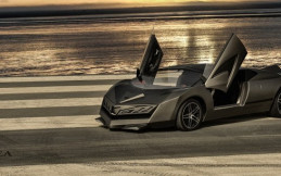 Supercar Mewah Berbalut Emas “Elibreia” Hadir di Qatar Motor Show