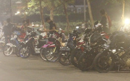 Malam Hari Aeon BSD Tempat Kumpulnya Ajang Komunitas Motor dan Mobil?