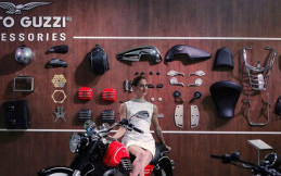 Wanita Seksi dan cantik di ajang Auto Expo 2016