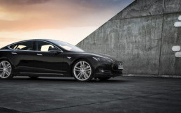 Tesla Model 3 Dikonfirmasi Siap Meluncur Bulan Maret Mendatang