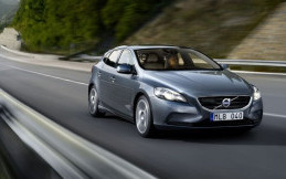 Volvo V40 Facelift Bakal Debut di Geneva Motor Show