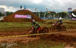 Ratusan Motorcroos Beraksi di Paramount Land Serpong