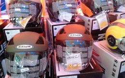 Beli Helm Diskon 70% di JHE Bali