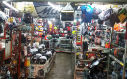 Semua Jenis Helm ada di Dayat Aksesoris?