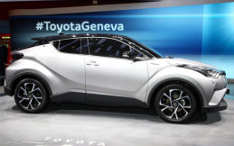 Resmi Debut, Begini Tampang Toyota CH-R