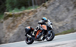 Ayo Lirik KTM 1290 Super Duke GT Terbaru