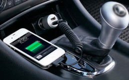 Ketahui Resiko Mencharger Ponsel dengan Output Lighter
