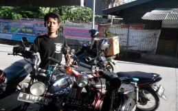Bro Ferdy, Piawai Oprek di Bengkel Motor Tua dan Baru