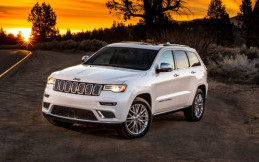 Tampilan Premium Jeep Grand Cherokee Summit Terbaru