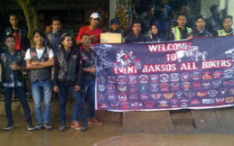 60 Komunitas Motor Bandung, Cimahi, Purwakarta Adakan Baksos