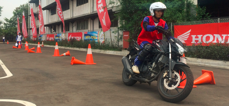 Wahana Honda Gelar Regional Safety Riding Competition for Advisor Honda Community 2016