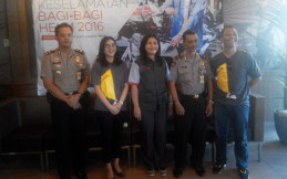 PT Mitra Pinasthika Mustika dan Forwot Bagikan Helm dan Masker Gratis