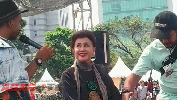 Ribuan Vespa Hadiri Indonesia Vespa World Day 2016