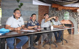 Blue Bird Lepas Mercedez Benz E 200 ex Silver Bird dengan DP Rp35 Juta
