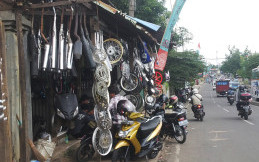 Hunting Sparepart Motor di Pondok Cabe, Yuks...