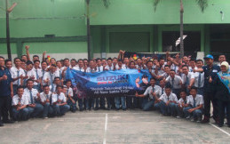 Suzuki Goes To School Sambangi SMK 20 Cibubur