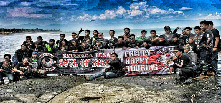 Family Hapy Touring (FHT) Bandung Gelar Anniversary di Sawarna