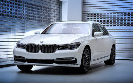 BMW Luncurkan 7 Series Solitaire dan Master Class Edition