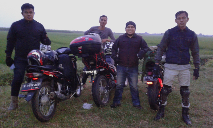 Touring KabarOto Bersama Riders X Komunitas Motor