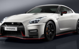 New Nissan GT-R Nismo Facelift 2017 Siap Mengaspal