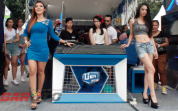 Cewek Seksi di Tumplek Blek 2016