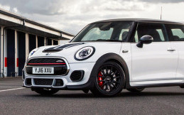 MINI Ungkap Edisi Terbatas John Cooper Works Challenge