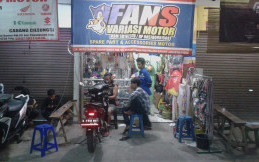  Jelang Idul Fitri Aksesoris dan Variasi Motor Laris Manis