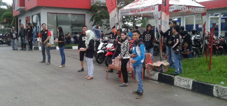 Bikers Serang Timur Berbagi Ta’jil