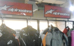 Puluhan Jaket Alpinestars Terjual di JHE Bali