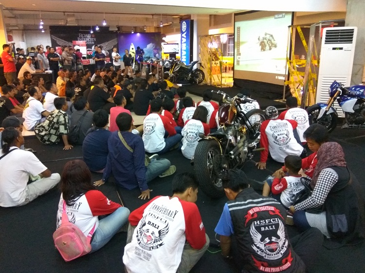 Seru! Komunitas Motor Bali Nobar MotoGP di JHE Bali