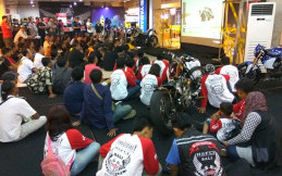 Seru! Komunitas Motor Bali Nobar MotoGP di JHE Bali