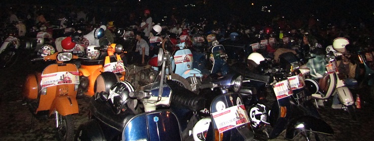 Ribuan Vespa Seruduk Kantor Walikota Tangsel dan Sambangi Narapidana