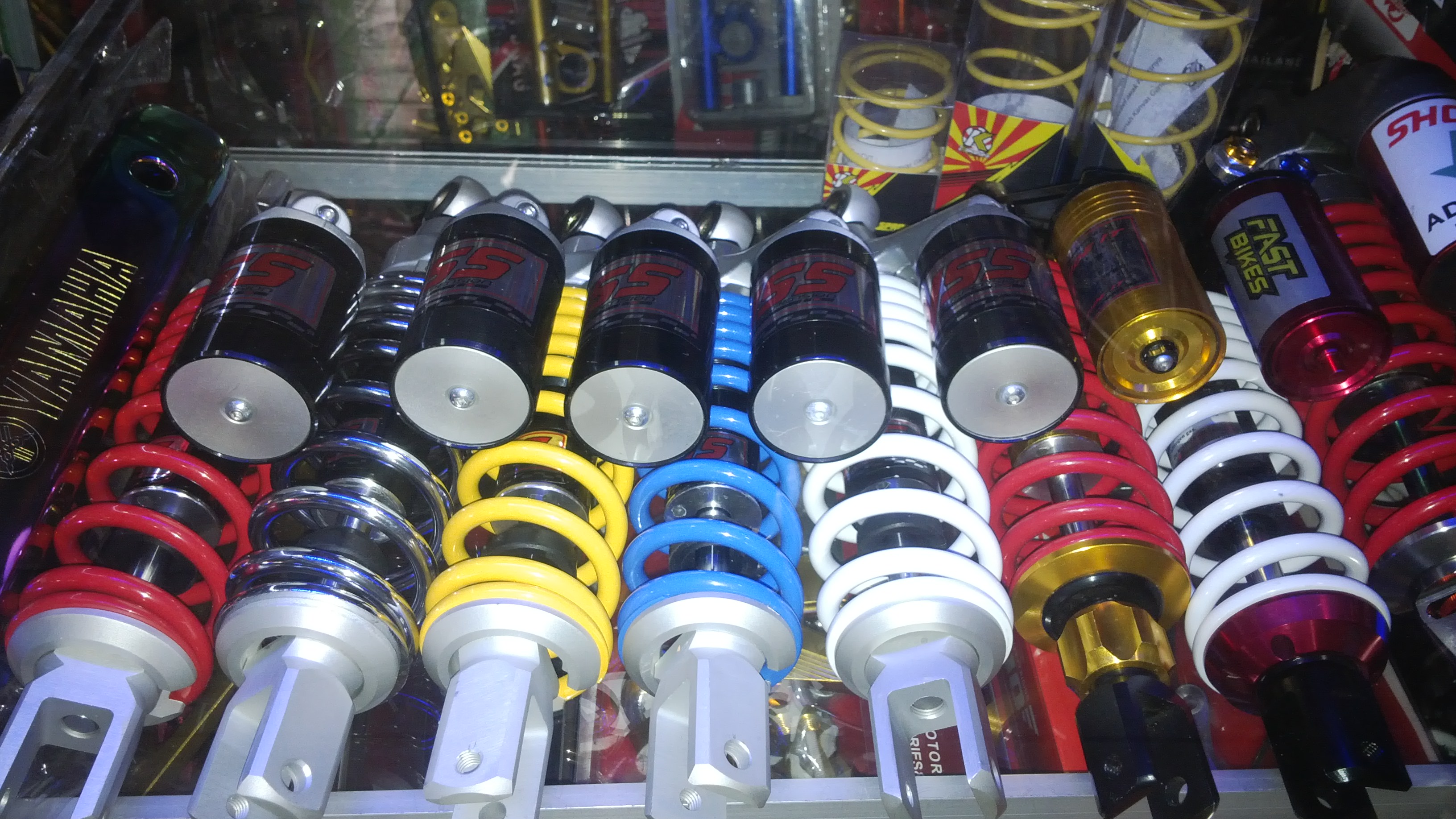 Beli Shockbreaker di Ciyuss Aksesoris Dapat Harga Spesial Idul Fitri