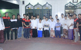 TOMCAT Akhiri Ramadhan Dengan Baksos