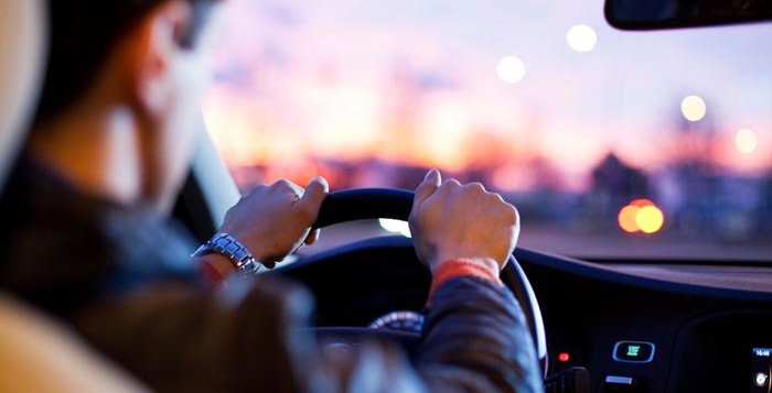 Tipe Pria yang Dikagumi Wanita Saat Berkendara