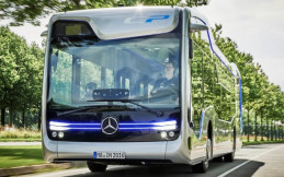 Mercedes Benz Pamerkan Bus Otonomnya Di Amsterdam