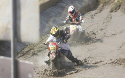 Crosser Nasional 'Adu Tarung'  di Trek Offroad JSI