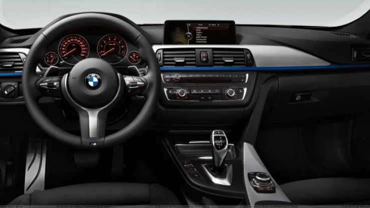 Cara Mudah dan Murah Bersihkan Dashboard Mobil