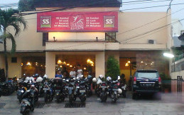 Warung Spesial Sambal Bintaro, Tempat Menarik Isi Perut Bersama Teman Komunitas