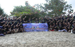 YR15CI Jakarta Lakukan Touring Wajib ke Pantai Sarwana