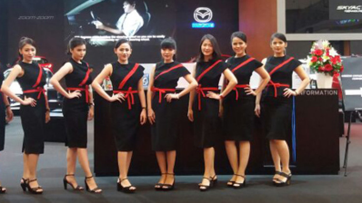 Mazda Meminang 2 Desainer Cantik dan Muda di GIIAS 2016, Siapakah?